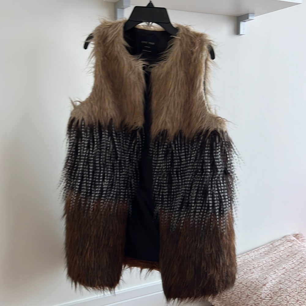 Fur Vest!